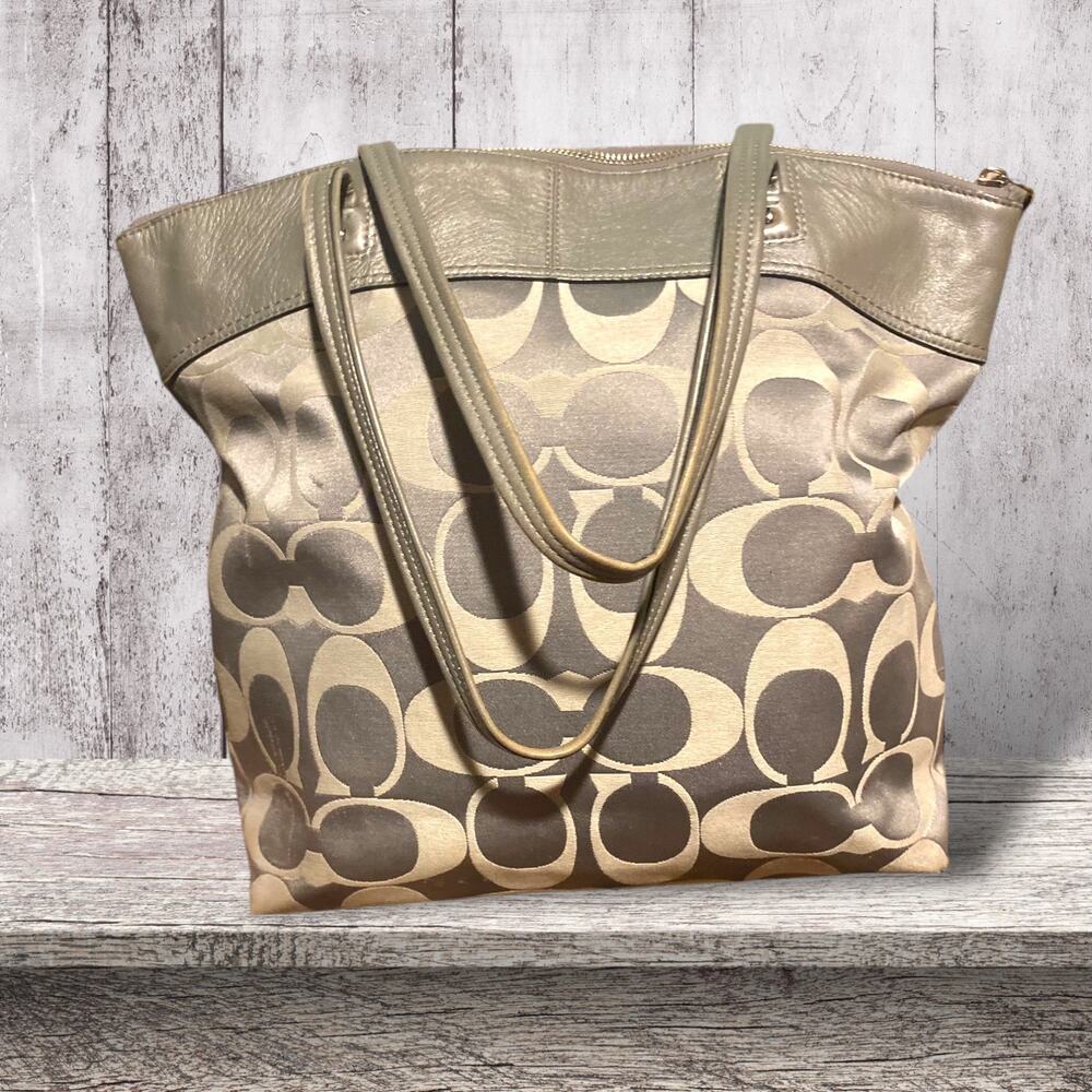 Authentic COACH Signature C Tote LAURA Cream/White F18335 Large Bag
